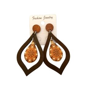 Fashion Jewelry Boho studded earrings 3" lightweight brown.